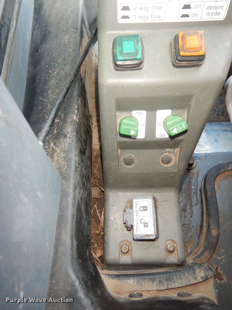 image for item DG0870 2011 Takeuchi TL230 Series II  tracked skid steer loader