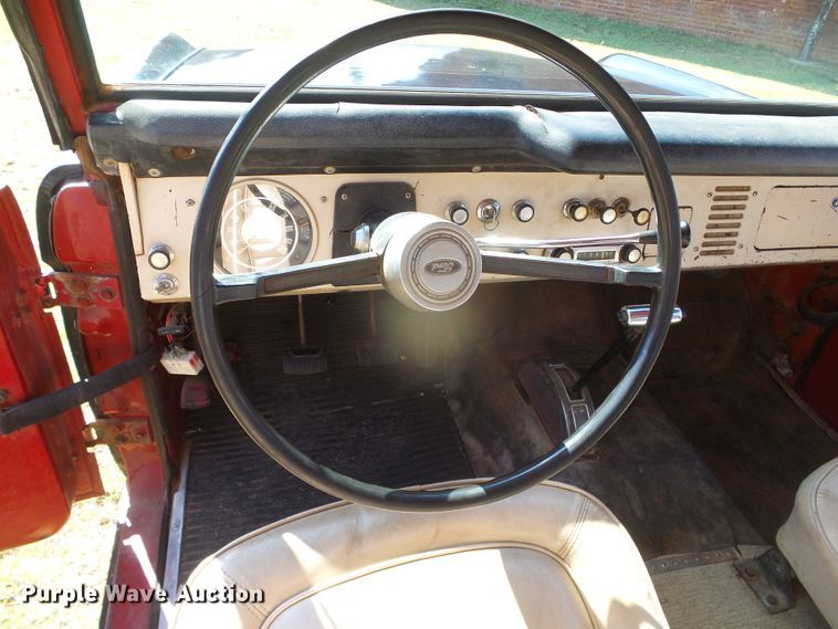 image for item DI5714 1971 Ford Bronco  SUV