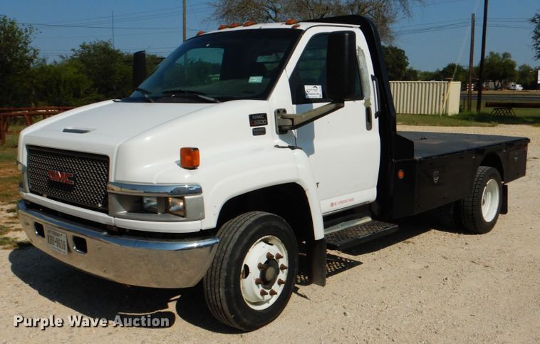 image for item DJ0787 2006 GMC C5500  flatbed truck