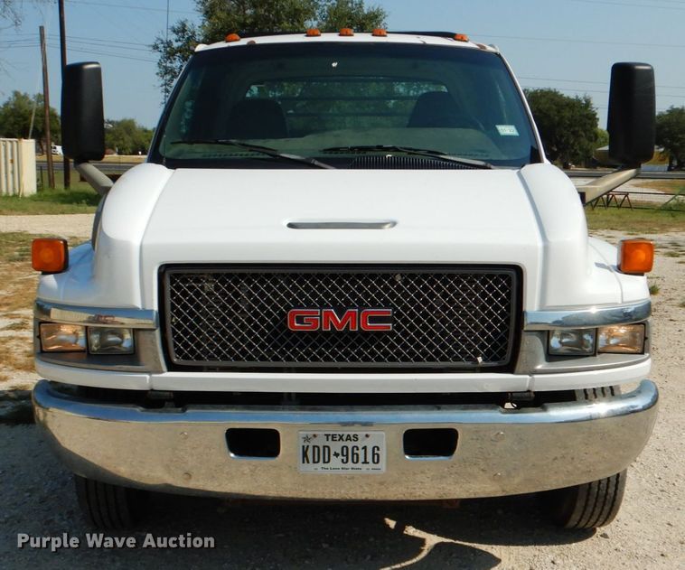 image for item DJ0787 2006 GMC C5500  flatbed truck