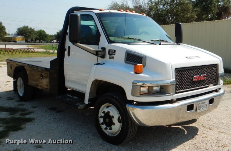image for item DJ0787 2006 GMC C5500  flatbed truck
