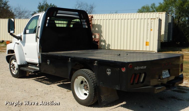 image for item DJ0787 2006 GMC C5500  flatbed truck
