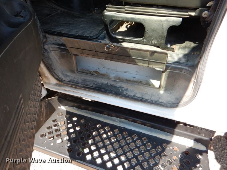 image for item DJ0787 2006 GMC C5500  flatbed truck