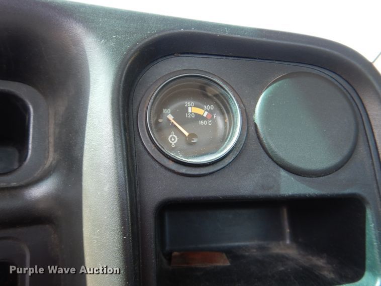 image for item DJ0787 2006 GMC C5500  flatbed truck