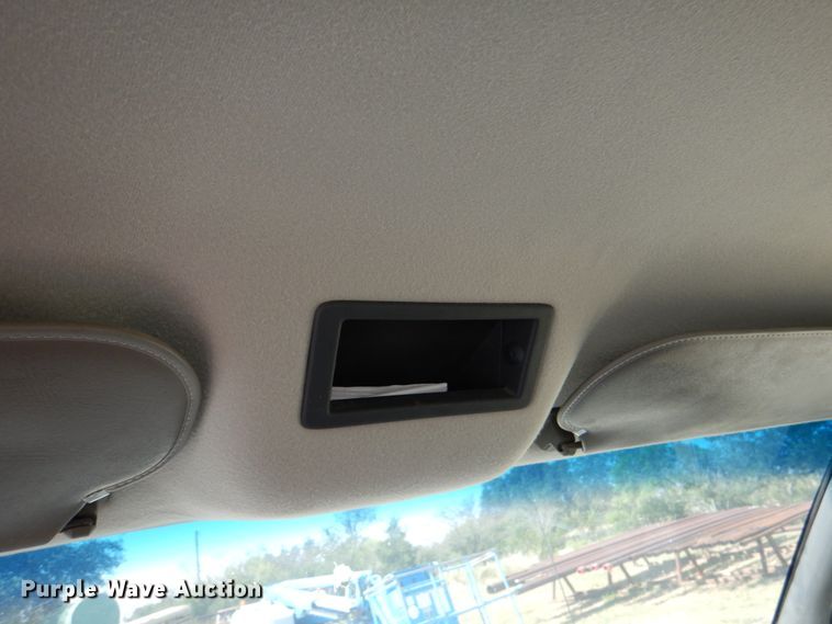 image for item DJ0787 2006 GMC C5500  flatbed truck