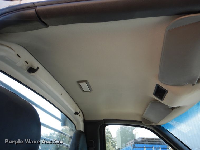 image for item DJ0787 2006 GMC C5500  flatbed truck