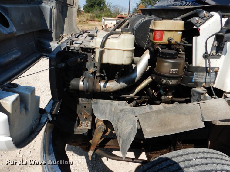 image for item DJ0787 2006 GMC C5500  flatbed truck