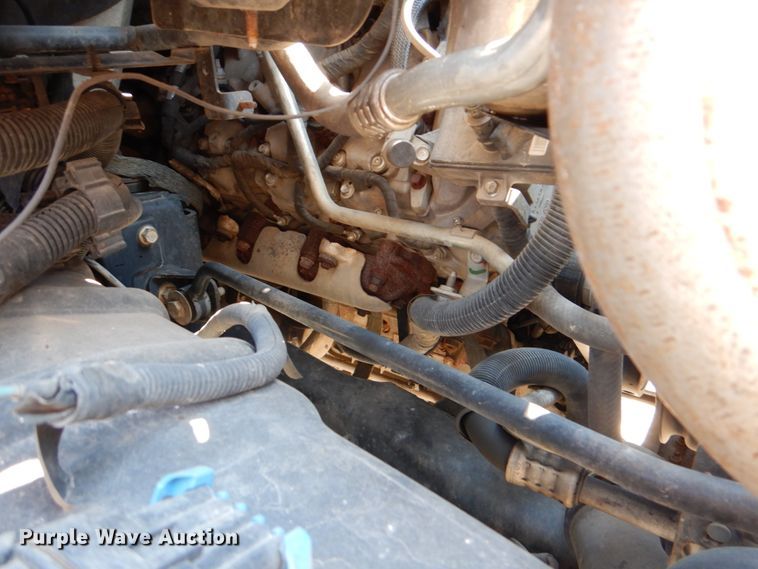 image for item DJ0787 2006 GMC C5500  flatbed truck