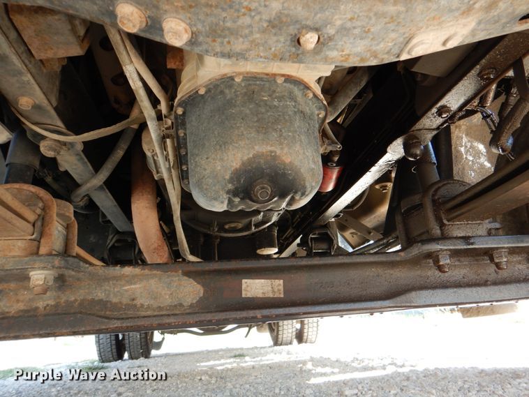 image for item DJ0787 2006 GMC C5500  flatbed truck