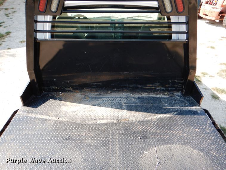 image for item DJ0787 2006 GMC C5500  flatbed truck