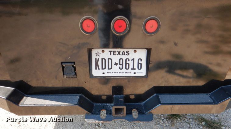 image for item DJ0787 2006 GMC C5500  flatbed truck