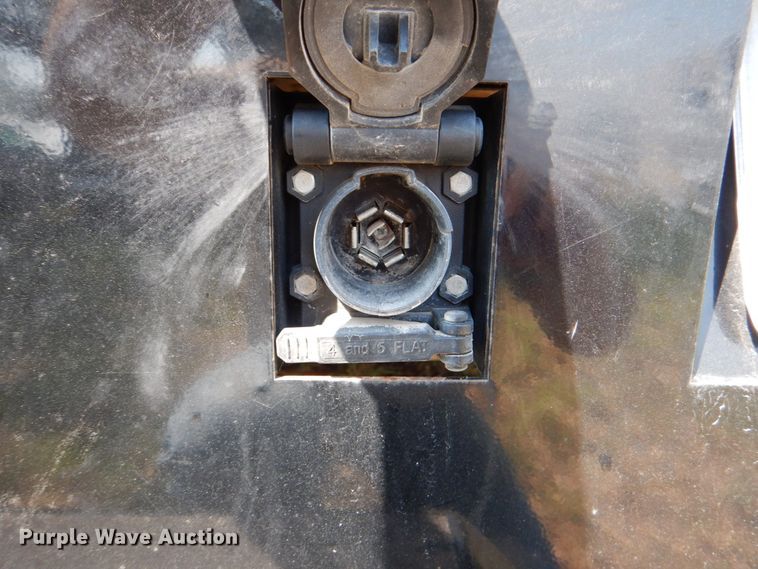 image for item DJ0787 2006 GMC C5500  flatbed truck