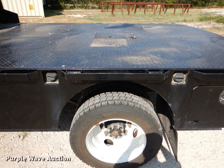 image for item DJ0787 2006 GMC C5500  flatbed truck