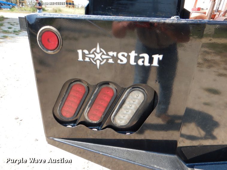 image for item DJ0787 2006 GMC C5500  flatbed truck