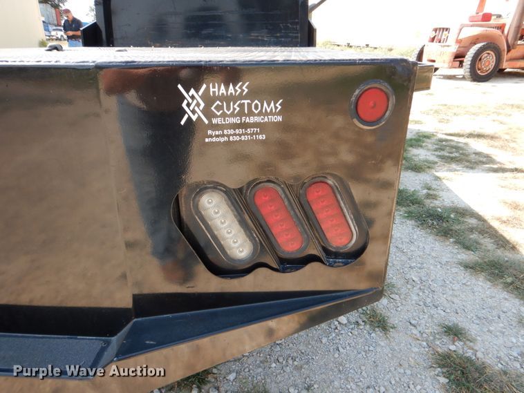 image for item DJ0787 2006 GMC C5500  flatbed truck