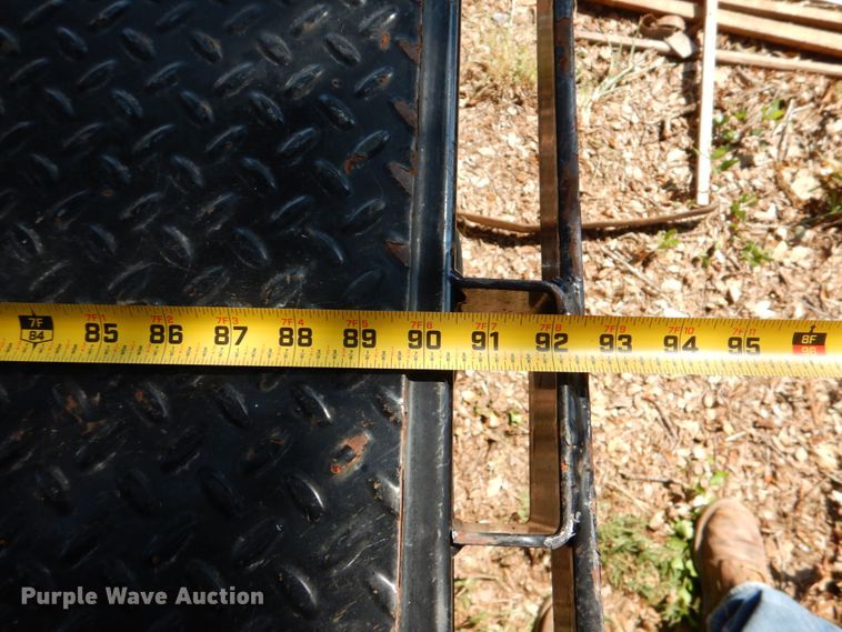 image for item DJ0787 2006 GMC C5500  flatbed truck