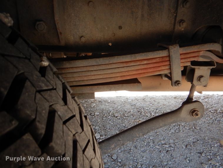 image for item DJ0787 2006 GMC C5500  flatbed truck