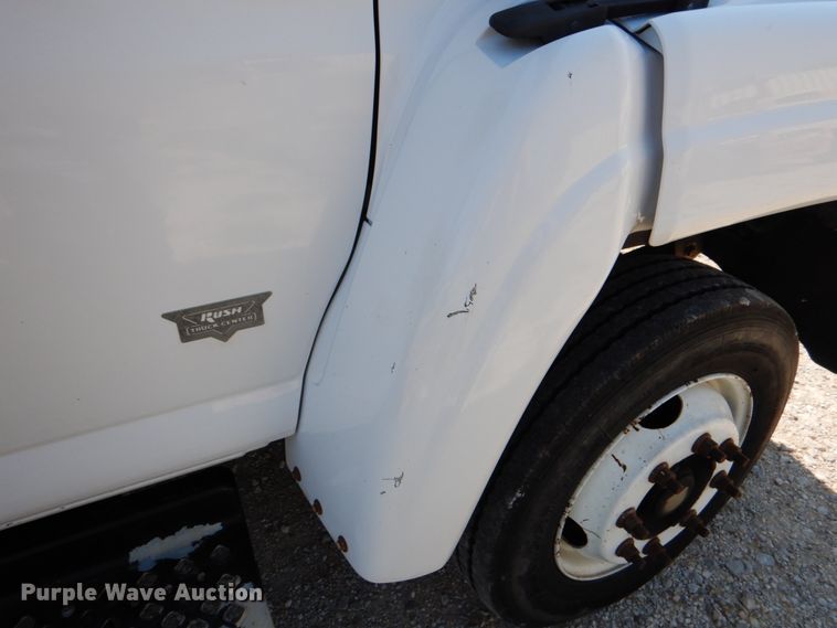 image for item DJ0787 2006 GMC C5500  flatbed truck