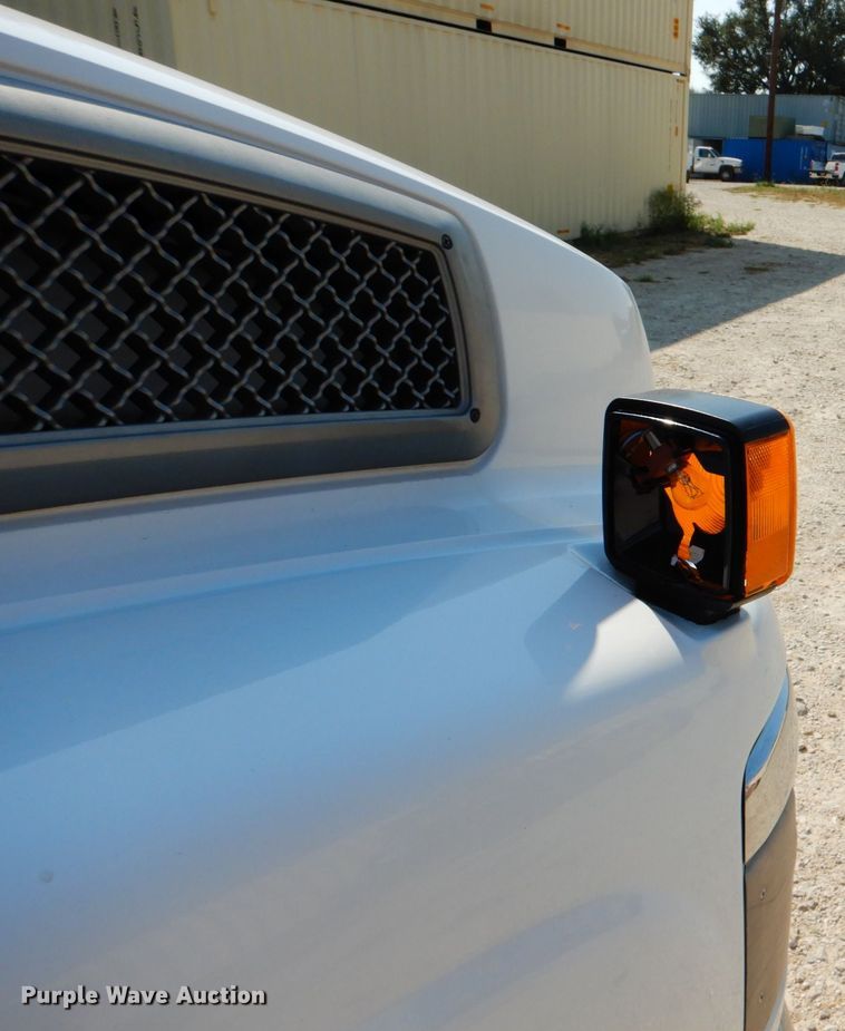 image for item DJ0787 2006 GMC C5500  flatbed truck