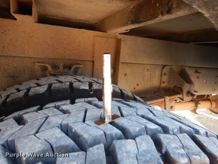 image for item DJ0787 2006 GMC C5500  flatbed truck