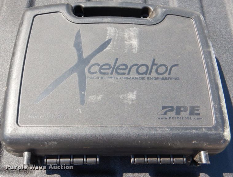 image for item DJ0787 2006 GMC C5500  flatbed truck