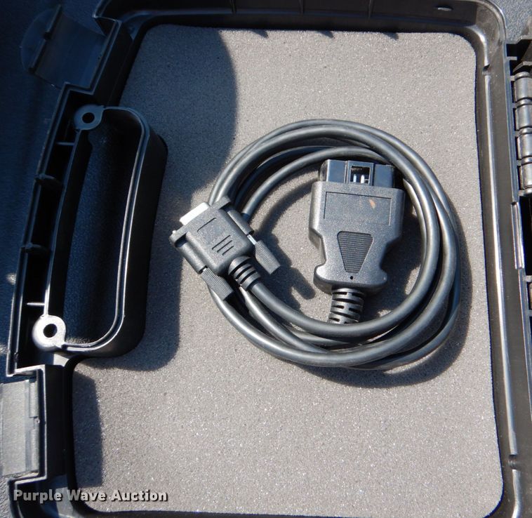 image for item DJ0787 2006 GMC C5500  flatbed truck