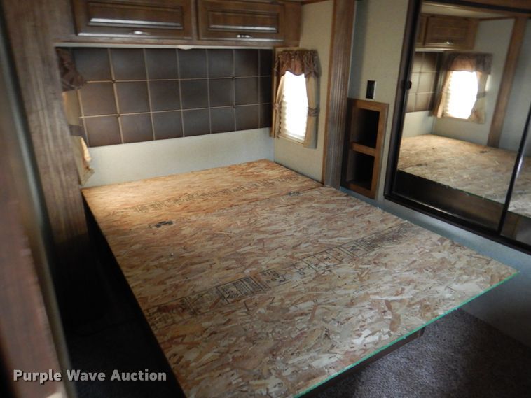 image for item DL0137 2018 Keystone Laredo 330RL  camper