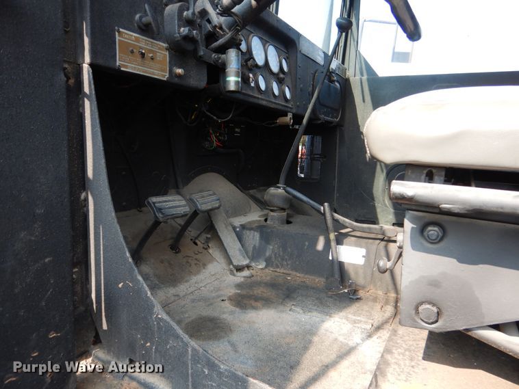 image for item DL4996 1989 Kaiser Jeep M35A2  box truck