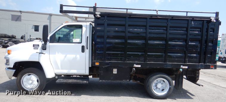 image for item DM0049 2006 GMC C5500  flatbed truck