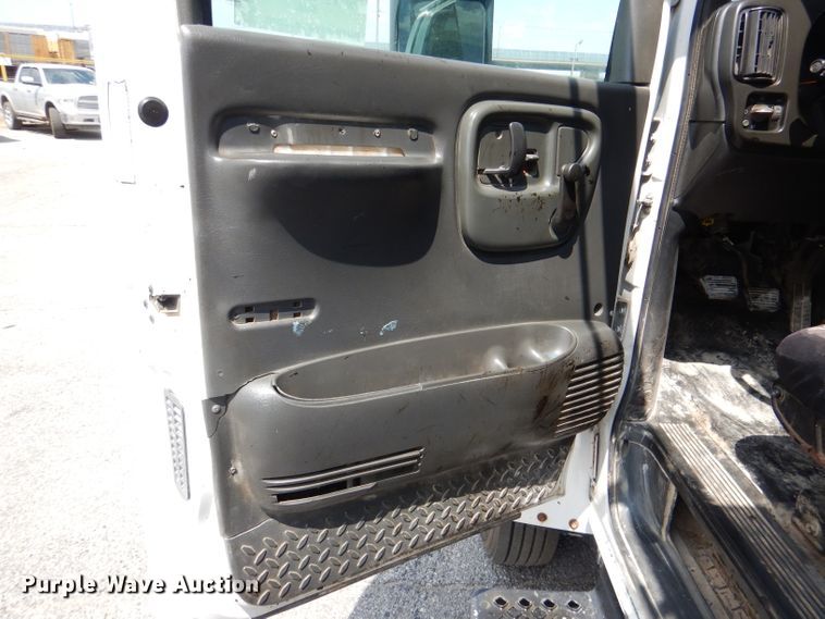 image for item DM0049 2006 GMC C5500  flatbed truck