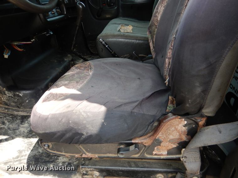 image for item DM0049 2006 GMC C5500  flatbed truck