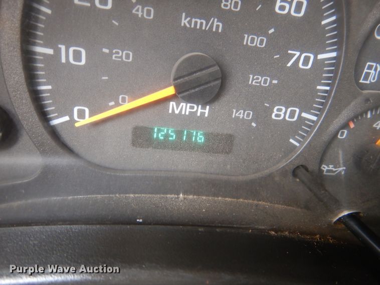 image for item DM0049 2006 GMC C5500  flatbed truck