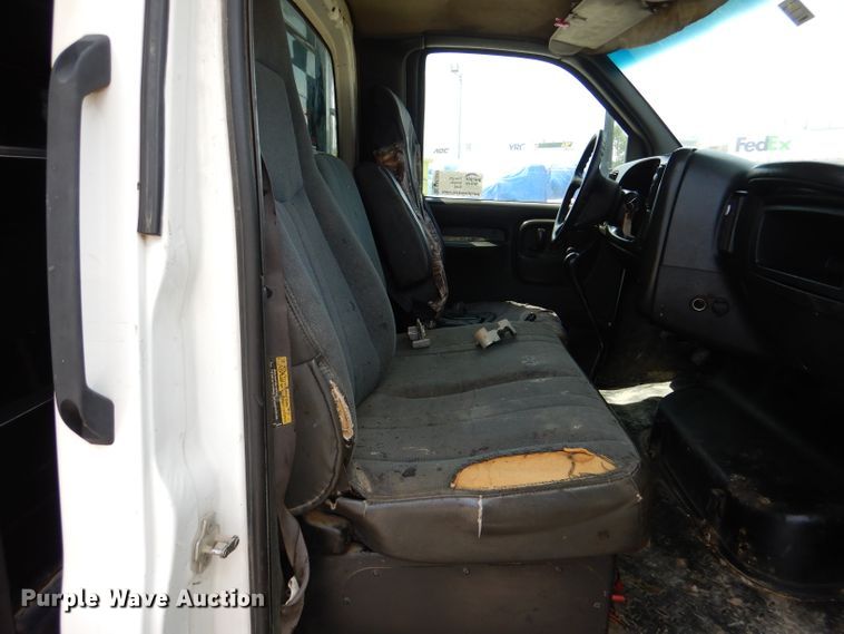 image for item DM0049 2006 GMC C5500  flatbed truck