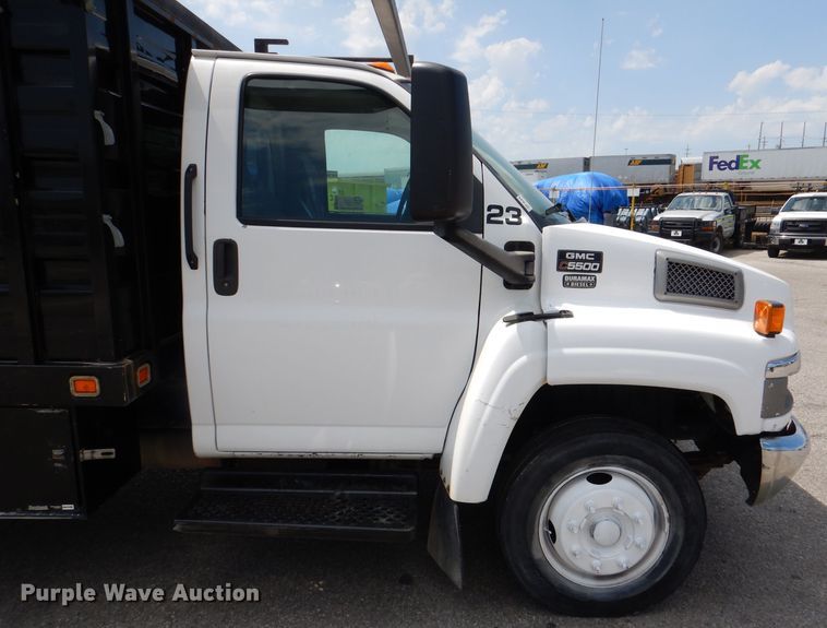 image for item DM0049 2006 GMC C5500  flatbed truck