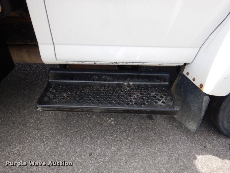 image for item DM0049 2006 GMC C5500  flatbed truck