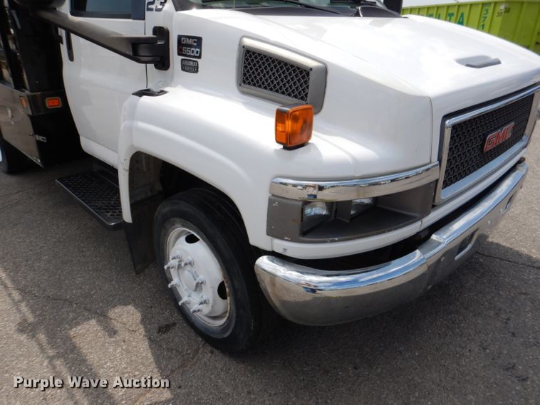 image for item DM0049 2006 GMC C5500  flatbed truck
