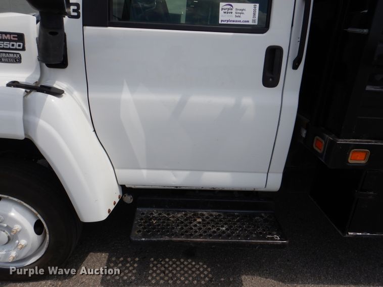 image for item DM0049 2006 GMC C5500  flatbed truck