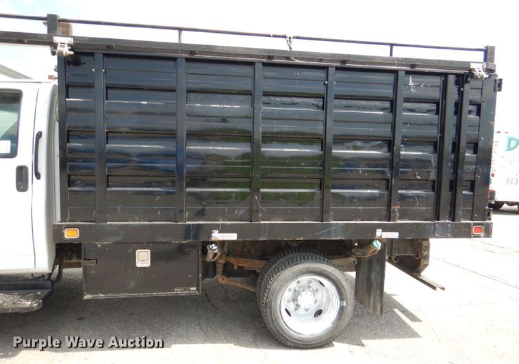 image for item DM0049 2006 GMC C5500  flatbed truck