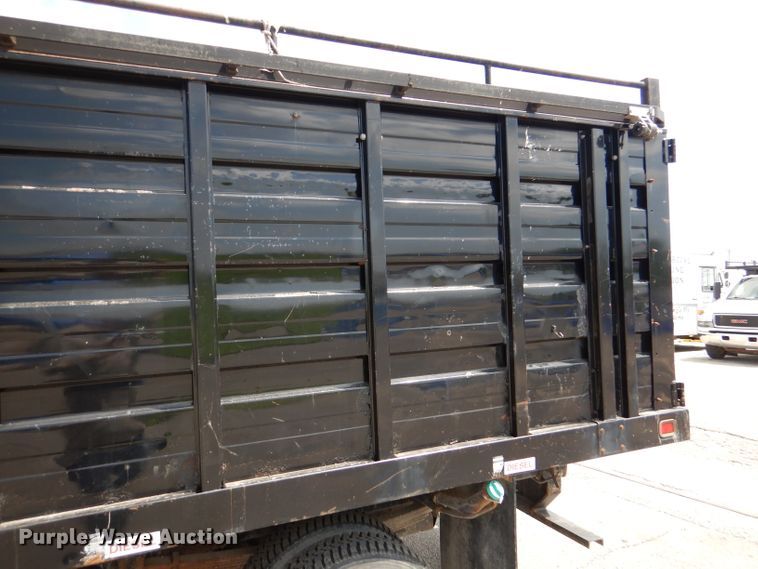image for item DM0049 2006 GMC C5500  flatbed truck
