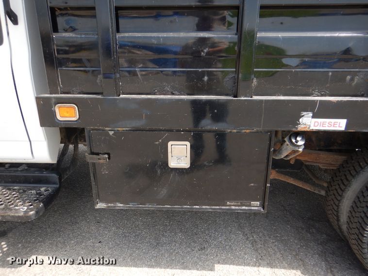 image for item DM0049 2006 GMC C5500  flatbed truck