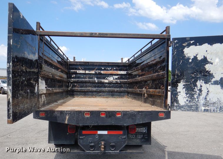 image for item DM0049 2006 GMC C5500  flatbed truck