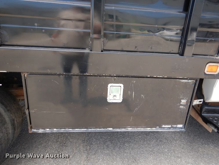 image for item DM0049 2006 GMC C5500  flatbed truck