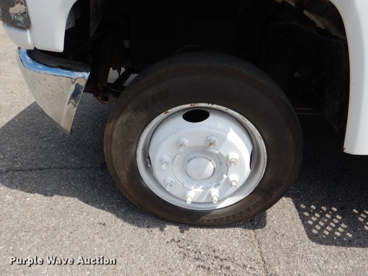 image for item DM0049 2006 GMC C5500  flatbed truck