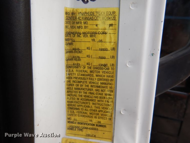 image for item DM0049 2006 GMC C5500  flatbed truck