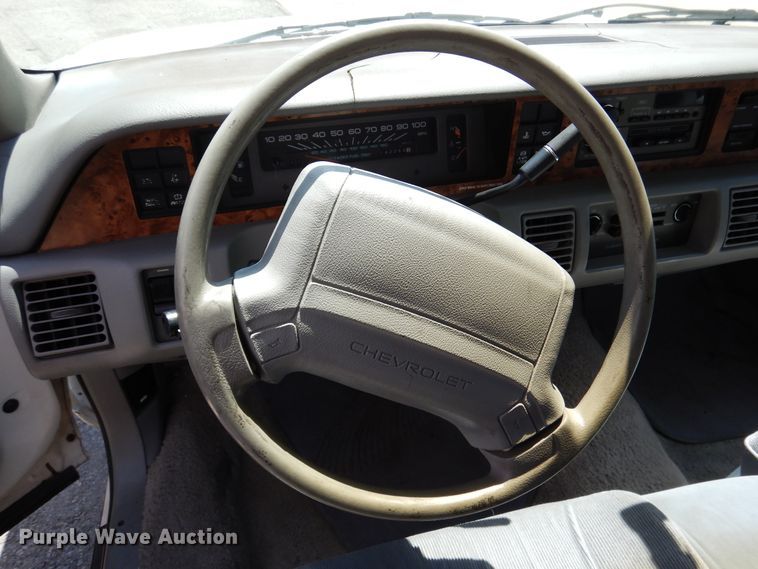 image for item DM6430 1992 Chevrolet Caprice Wagon