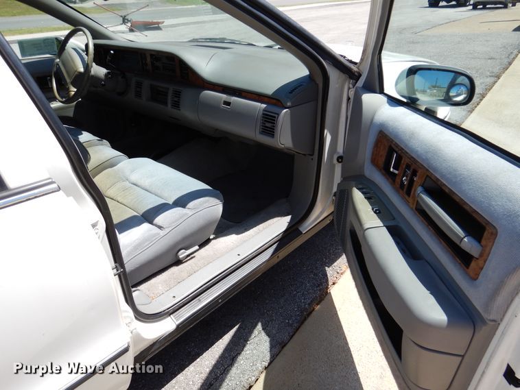 image for item DM6430 1992 Chevrolet Caprice Wagon