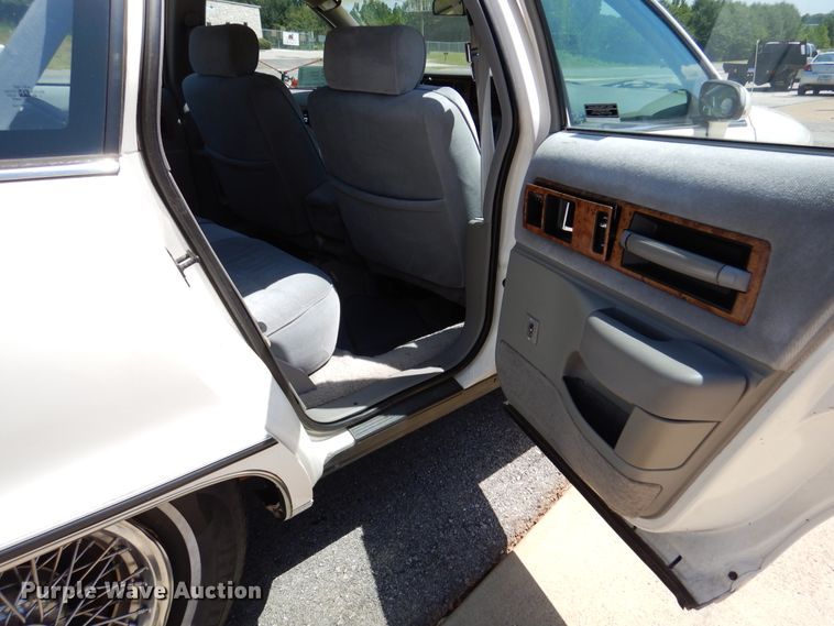 image for item DM6430 1992 Chevrolet Caprice Wagon