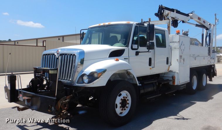 image for item DM6431 2010 International 7400  utility / service truck