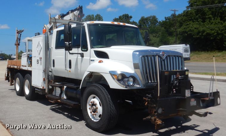 image for item DM6431 2010 International 7400  utility / service truck