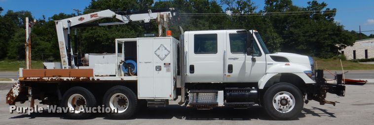 image for item DM6431 2010 International 7400  utility / service truck